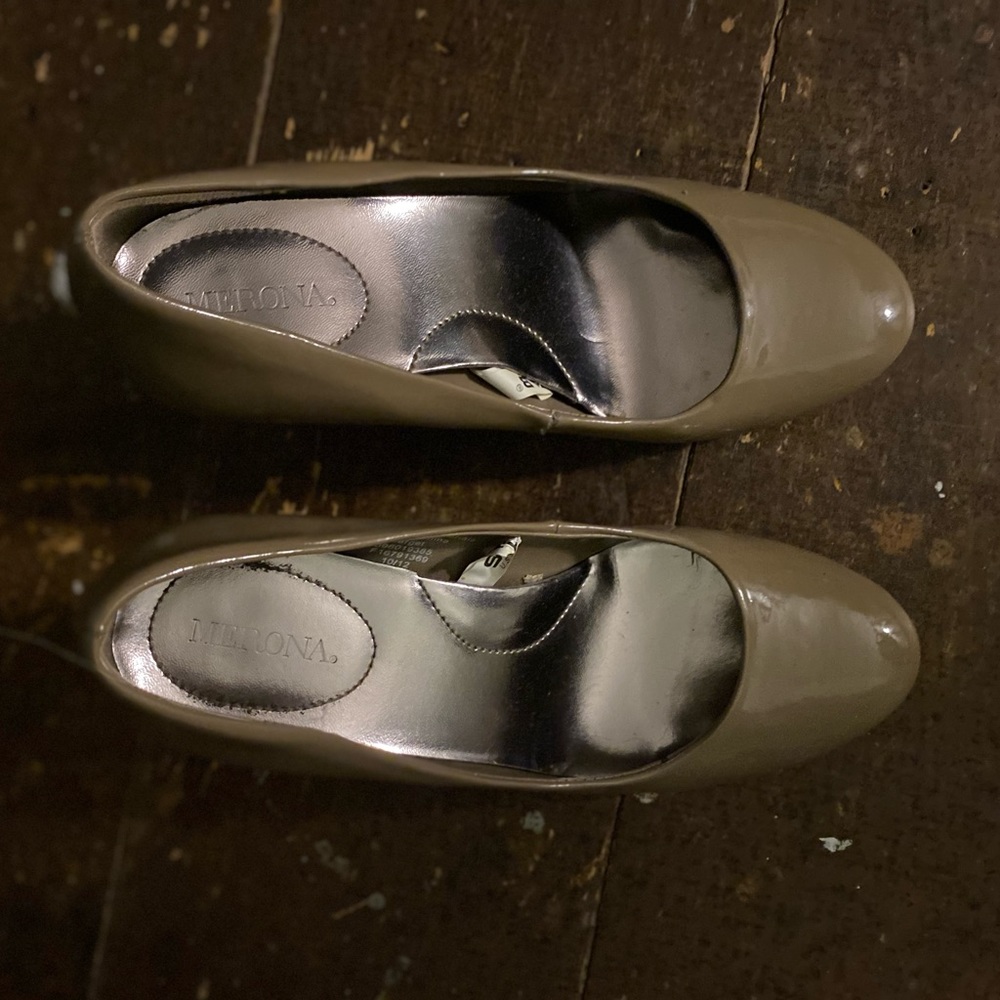 Pumps - Picture 6 of 6